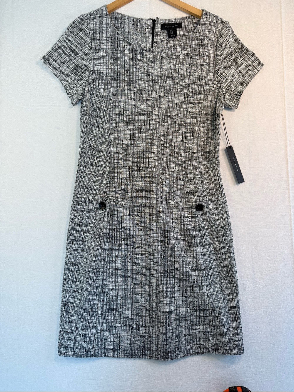 Tahari Black and White Tweed Short-Sleeve Shift Dress Size 8 New w/tags